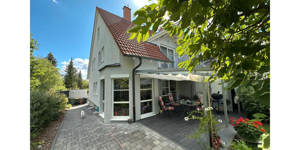 Reihenhaus Roßtal - 6 Zimmer, 127 m&sup2;, 599.000&euro; | Angebot:27299085