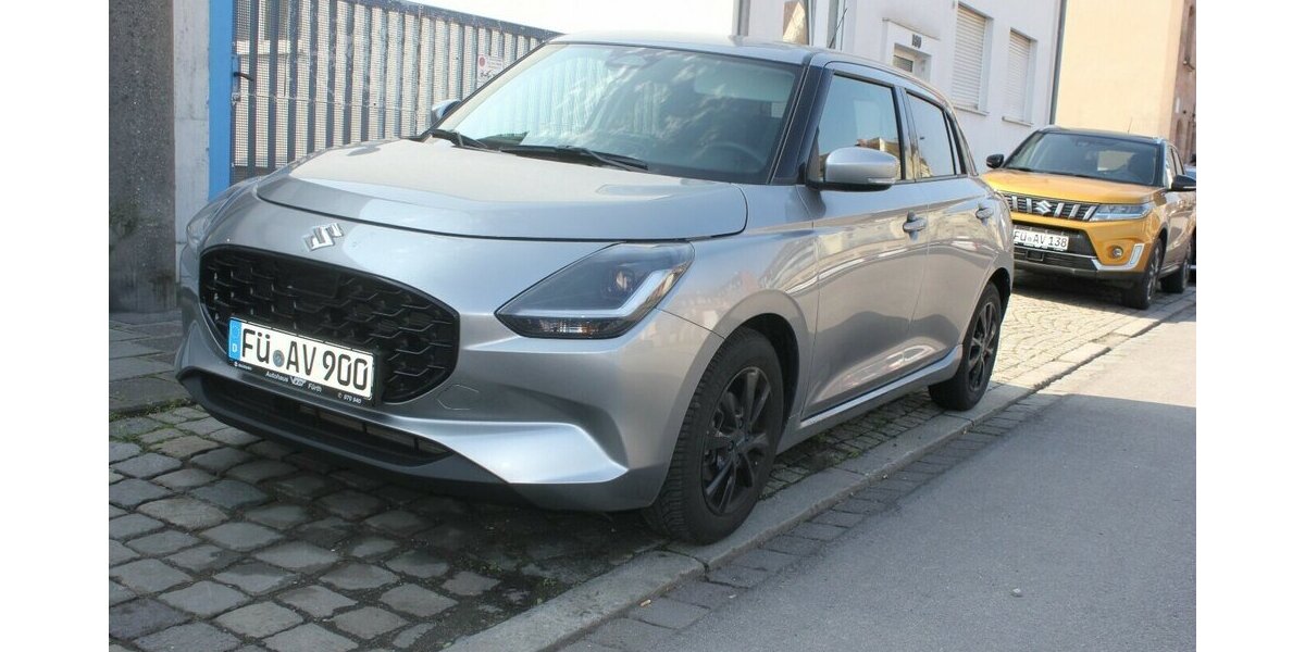 Suzuki Swift 1.2 Dualjet Hybrid 61 kW Comfort+ 14.500 km 18.990 &euro; Fürth 90763
