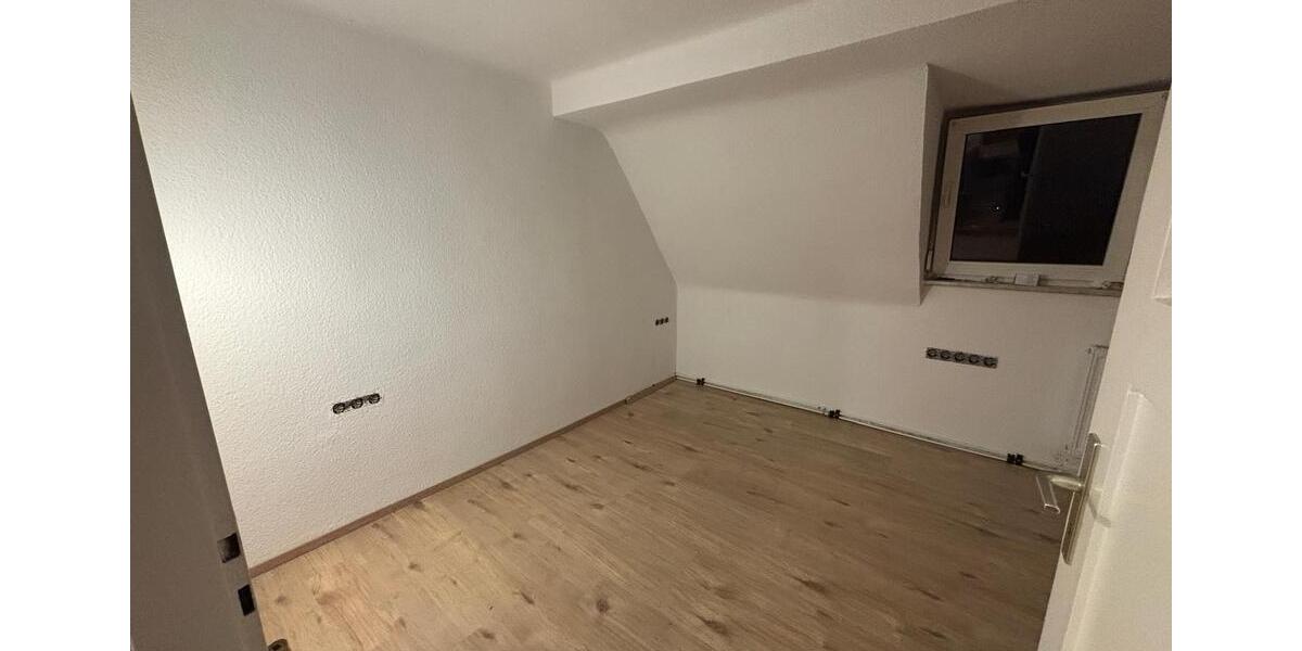 Dachgeschoßwohnung Oberasbach - 2 Zimmer, 45 m&sup2;, 670&euro; | Angebot:27616421