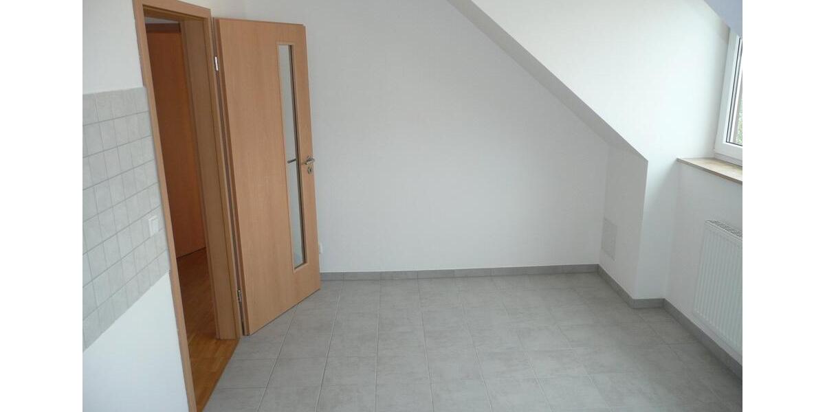 Dachgeschoßwohnung Nürnberg Buchenbühl - 3 Zimmer, 80 m&sup2;, 790&euro; | Angebot:26697483