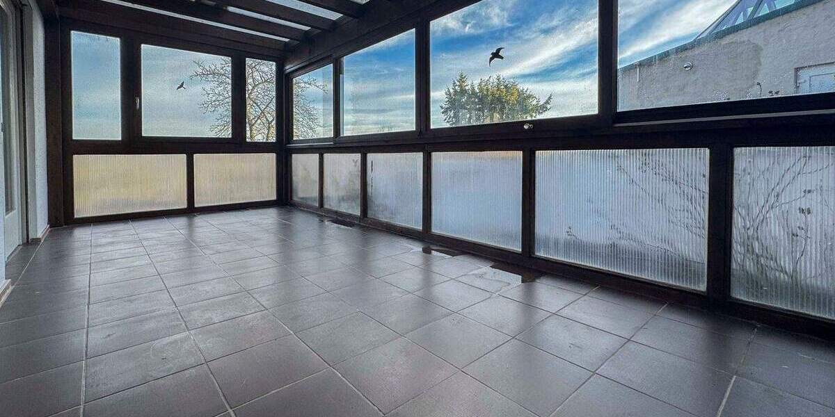 Viel Raum für Ideen - 2,5-Zimmer-Wohnung mit separater 2-Zimmer-Einliegerwohnung in Fürth-Vach 4 zimmer