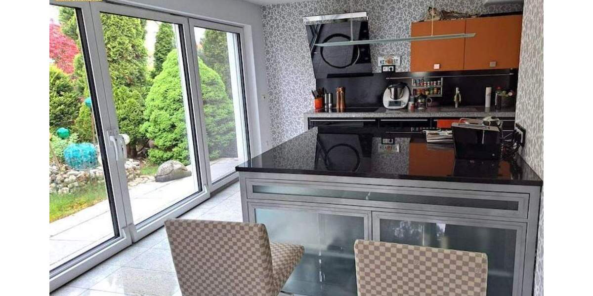 Hier ist nichts von der Stange - einmalige Gelegenheit auf Neubauniveau mit herrlicher Dachterrasse 4 zimmer