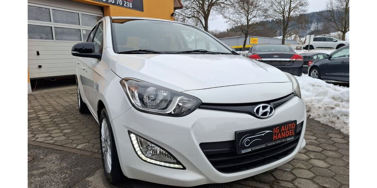Hyundai i20 54.341 km 6.490 &euro; Igensdorf 91338