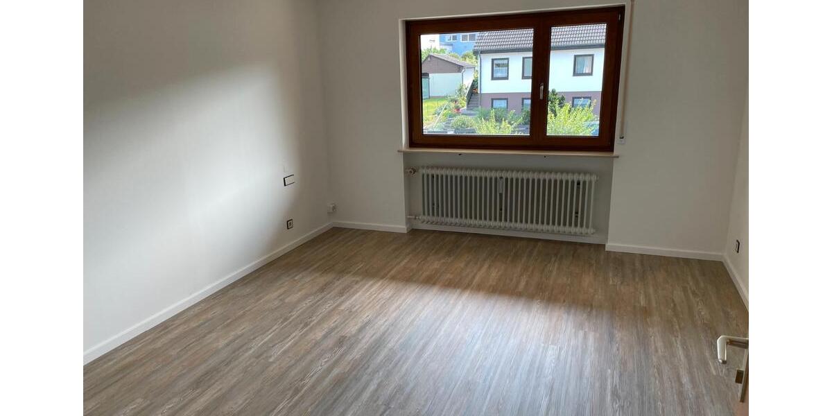 Etagenwohnung Lauf an der Pegnitz - 3.5 Zimmer, 120 m&sup2;, 1.200&euro; | Angebot:26416926