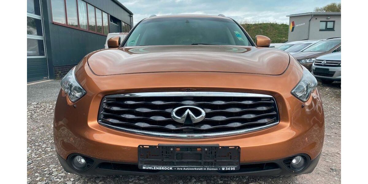 INFINITI QX70 239.000 km 9.800 &euro; Nürnberg 90461