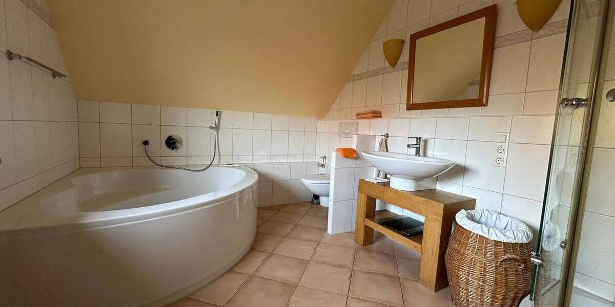 Charmantes Zweifamilienhaus, in begehrter, ruhiger Lage von Fürth Dambach 1 zimmer