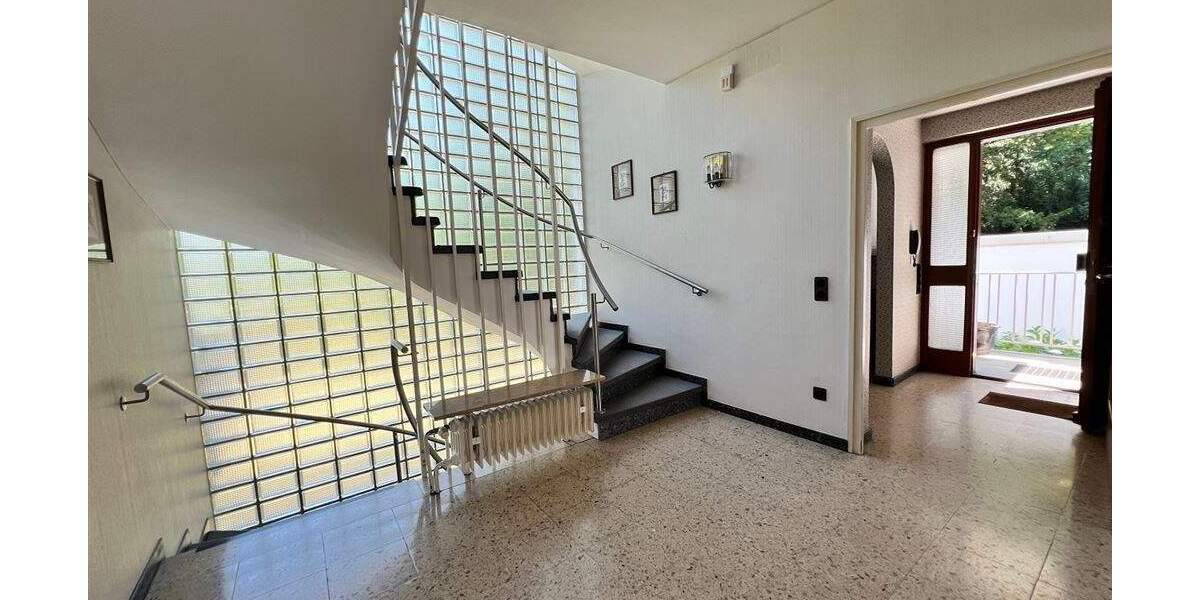 Grün + stadtnah! Nähe Rechenbergpark! Gepflegte DHH, idyllischer Garten, Ausbaupotential + Garage! 6 zimmer