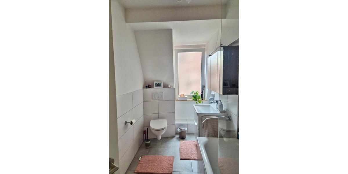 Großzügige sanierte 4-Zi Altbauwohnung. Geh. Ausstattung 4 zimmer