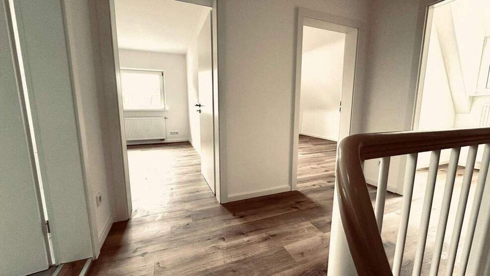 Top sanierte DHH mit neuer EBK + Garage in rhg. Lage N-Ziegelstein 5 zimmer