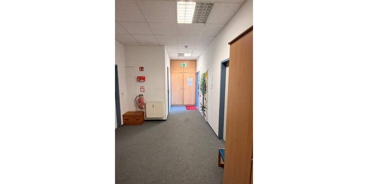 Große Gewerbefläche in Fürth zu vermieten - erweiterbar auf bis zu 360 Quadratmeter 5 zimmer