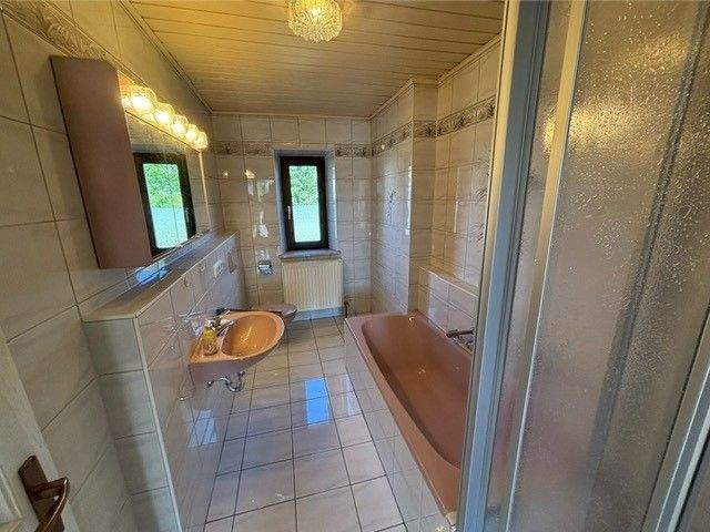 Mehrfamilienhaus, Wohnhaus Heroldsbach Poppendorf - 8 Zimmer, 208 m&sup2;, 2.300&euro; | Angebot:25339642