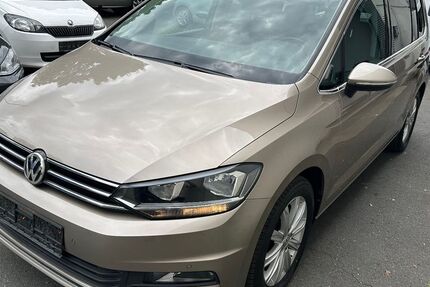 VW Touran 143.000 km 14.990 € Nürnberg 90439