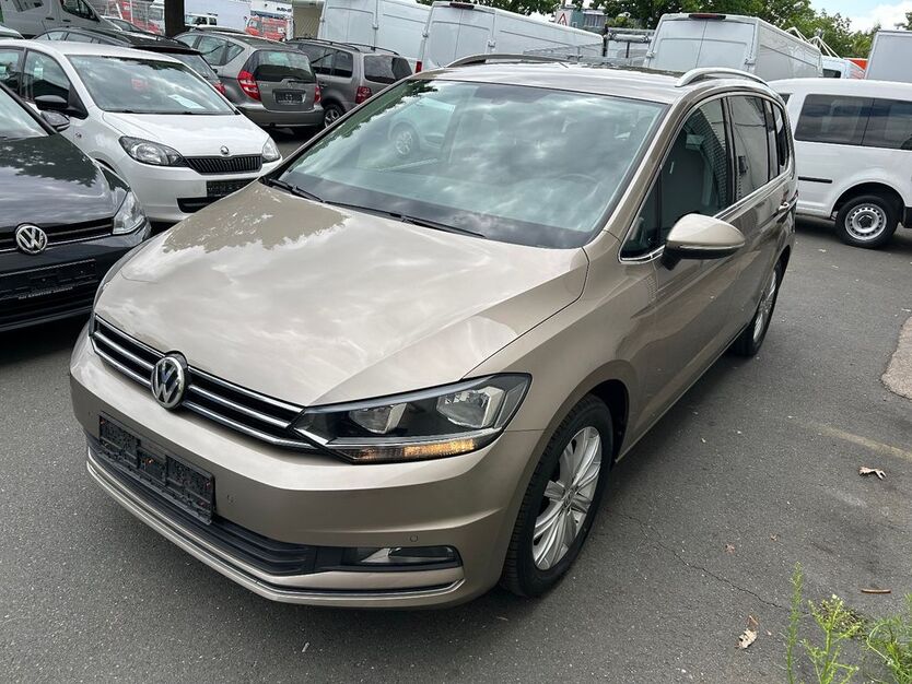 VW Touran 143.000 km 14.990 € Nürnberg 90439