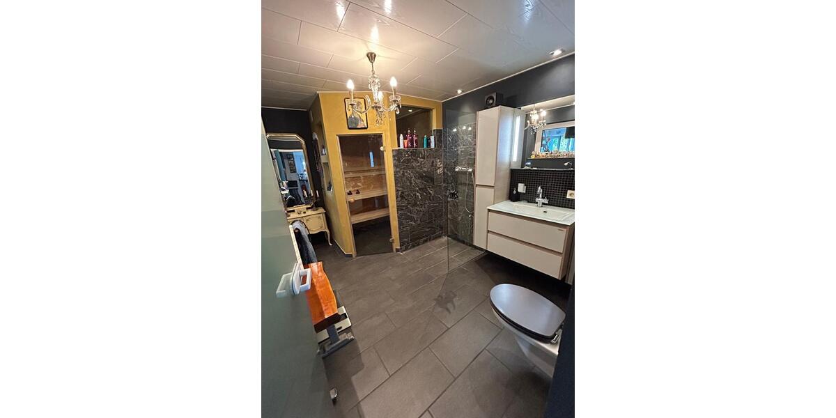 Exklusives Wohnen mit Historie & Moderne. 8 zimmer