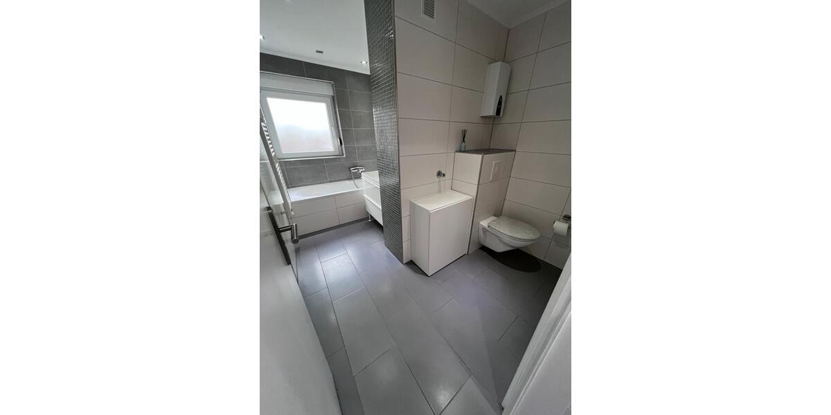 3 Zimmer Wohnung 74 m2 mit Balkon teilmöbliert + Einbauküche 3 zimmer