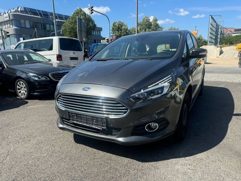 Ford S-Max 129.000 km 13.999 € Nürnberg 90482
