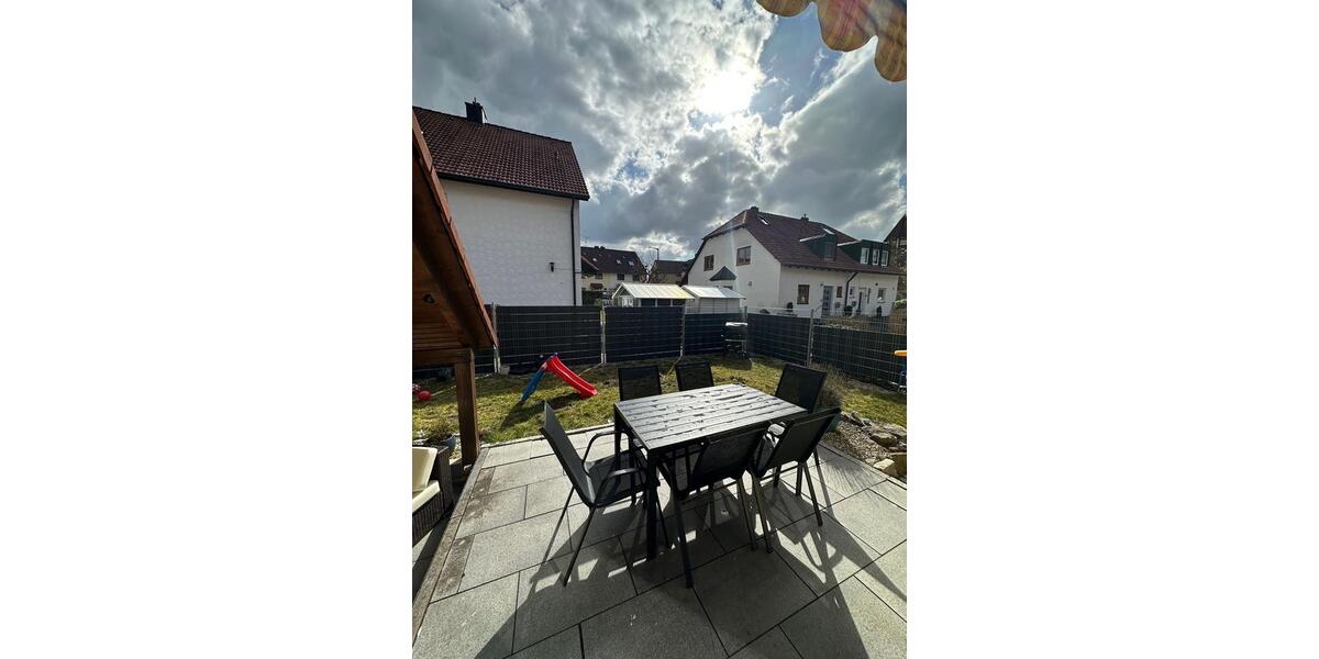 Reihenhaus Roth - 4 Zimmer, 120 m&sup2;, 1.400&euro; | Angebot:25553113