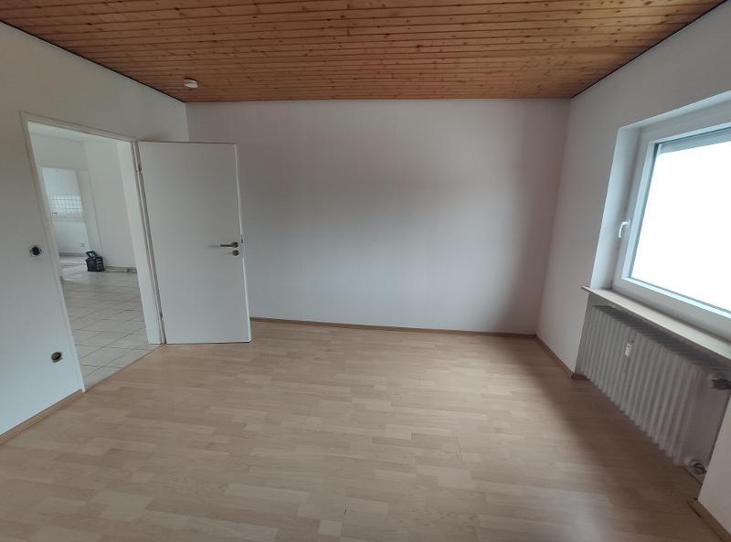 3- Zi. DG Wohnung mit 2 Balkonen und Garage - Etagenwohnung Hemhofen | Angebot:22401892