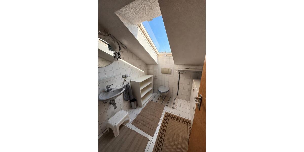 Dachgeschoßwohnung Veitsbronn - 2.5 Zimmer, 76 m&sup2;, 235.000&euro; | Angebot:27114926