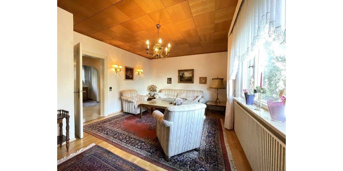 Waldrandlage mitten in Röthenbach - Heimelige Doppelhaushälfte mit einzigartigem Garten und Garage 4 zimmer