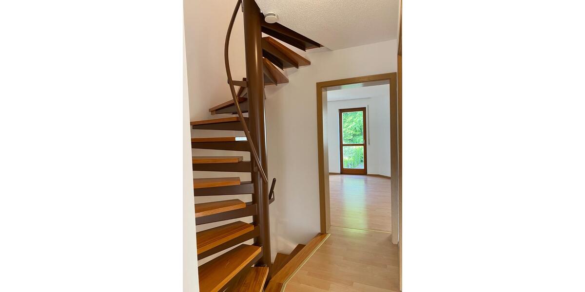 Reihenhaus Nürnberg Holzheim - 6 Zimmer, 178 m&sup2;, 1.890&euro; | Angebot:27614226