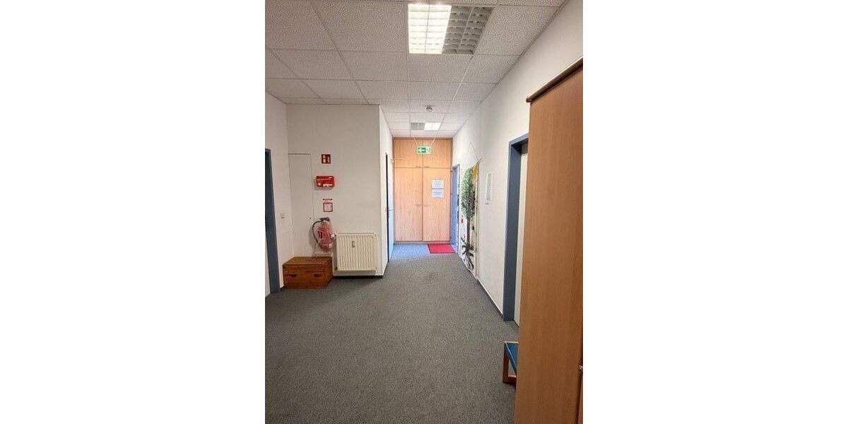 Helle Gewerbefläche in Fürth zu vermieten - erweiterbar auf bis zu 928 Quadratmeter 5 zimmer