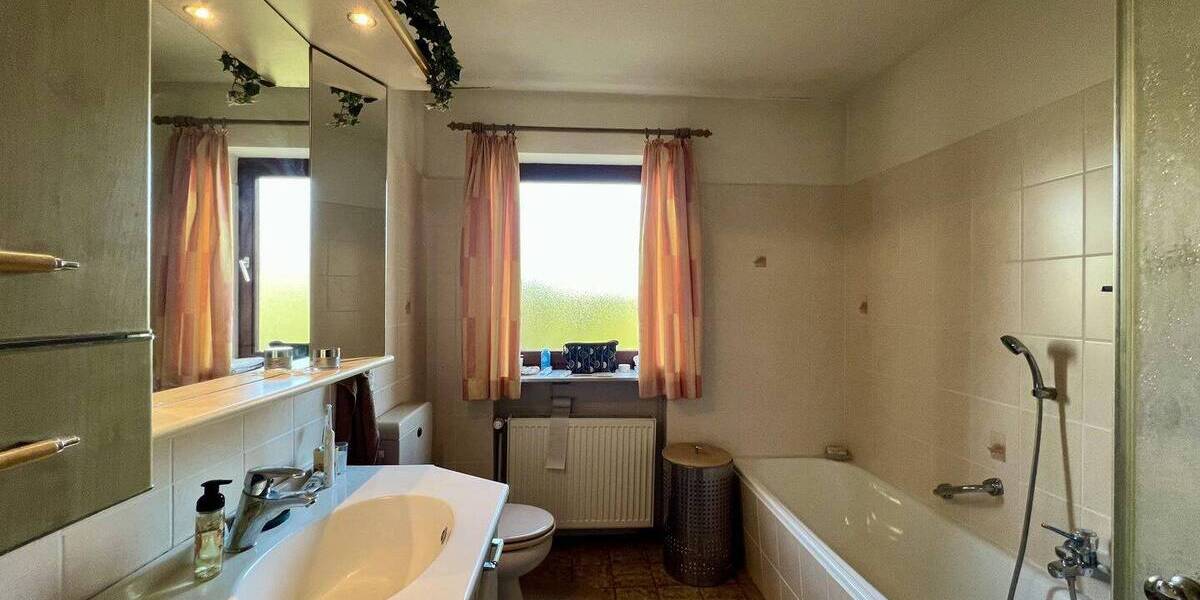 Bungalow Erlangen In der Reuth - 5 Zimmer, 150 m&sup2;, 619.000&euro; | Angebot:26155760