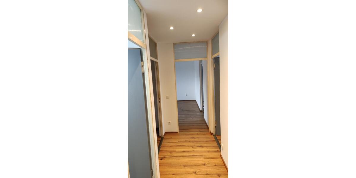 Etagenwohnung Nürnberg Langwasser - 3 Zimmer, 75 m&sup2;, 1.000&euro; | Angebot:25364446