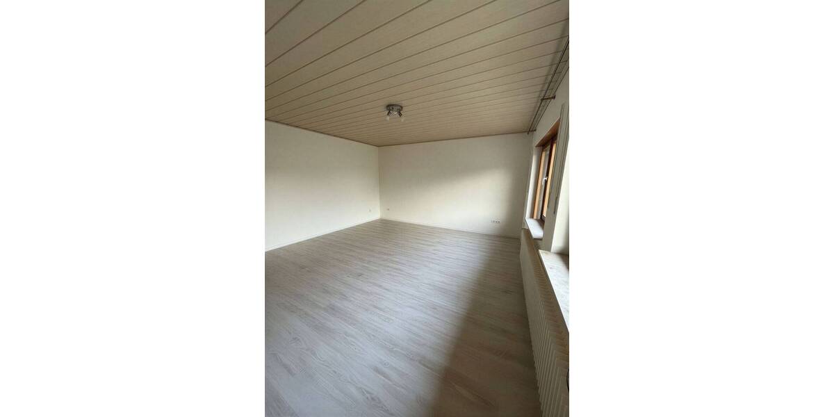 Etagenwohnung Erlangen Frauenaurach - 2 Zimmer, 117 m&sup2;, 1.400&euro; | Angebot:26092188