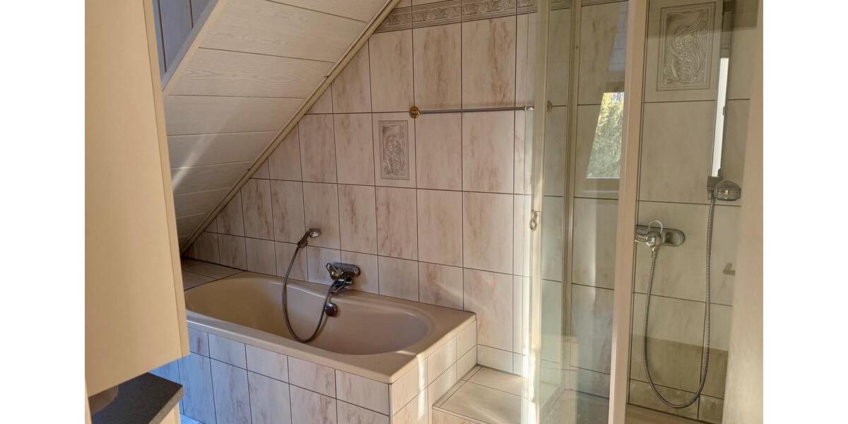 Großzügige 5-Zimmer Wohnung in Waldrandlage mit Süd-Balkon 5 zimmer