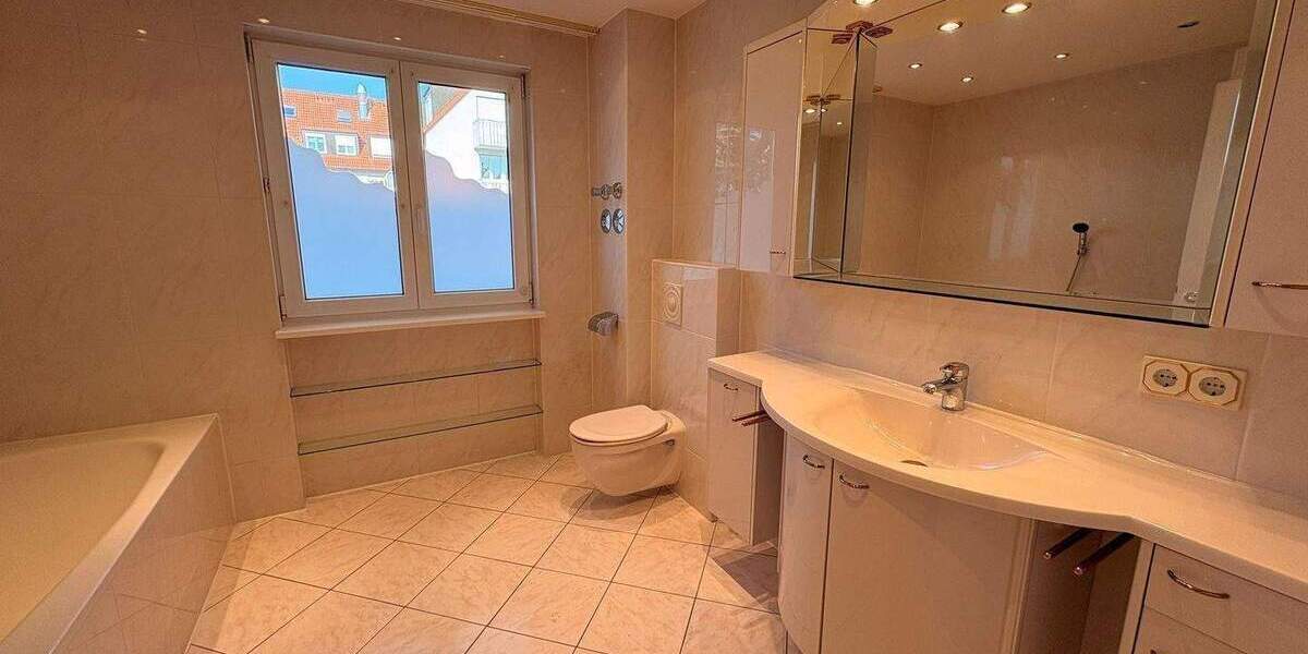 Etagenwohnung Nürnberg Gaismannshof - 4 Zimmer, 145 m&sup2;, 2.000&euro; | Angebot:26247587