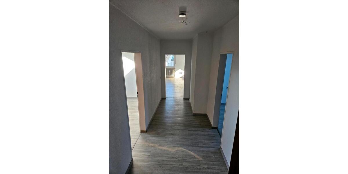 Dachgeschoßwohnung Erlangen Bruck - 3 Zimmer, 80 m&sup2;, 600&euro; | Angebot:26678806