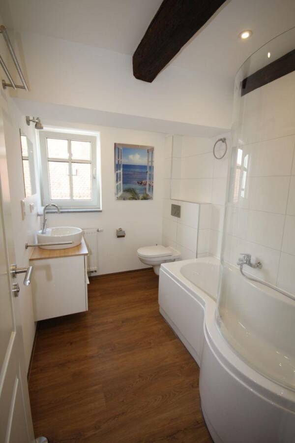 Außergewöhnliche, hochwertig ausgebaute 4-Zimmer-Galerie-Wohnung, ca. 150 m² Wohn- Nutzfläche, niedrige Nebenkosten