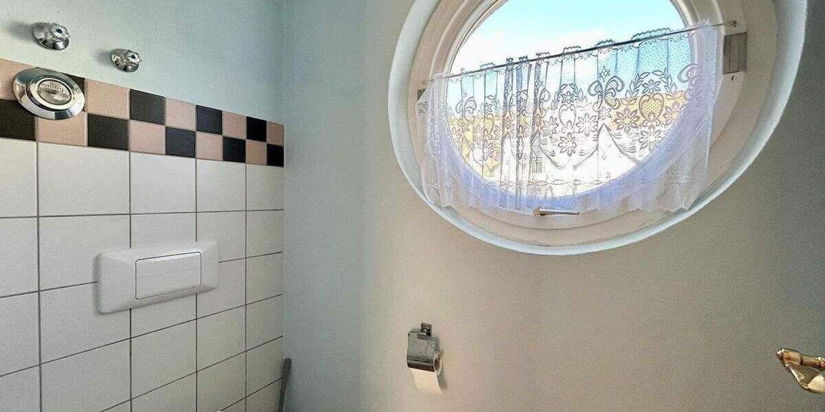 Moderne und helle 4-Zimmer-ETW, in familienfreundlicher Lage von Erlangen-Büchenbach 4 zimmer