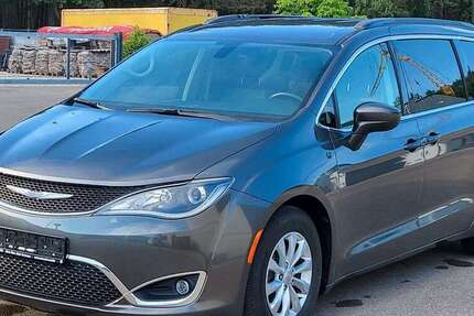 Chrysler Pacifica 146.500 km 17.200 &euro; Postbauer-Heng 92353