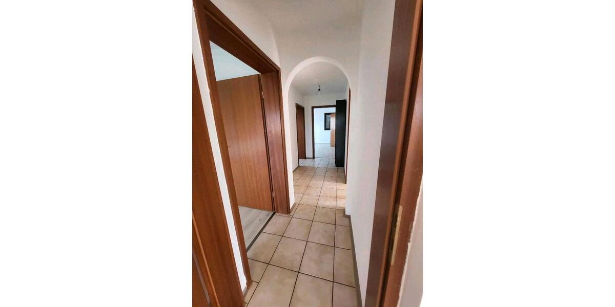 Dachgeschoßwohnung Nürnberg Gibitzenhof - 3.5 Zimmer, 100 m&sup2;, 900&euro; | Angebot:26416477
