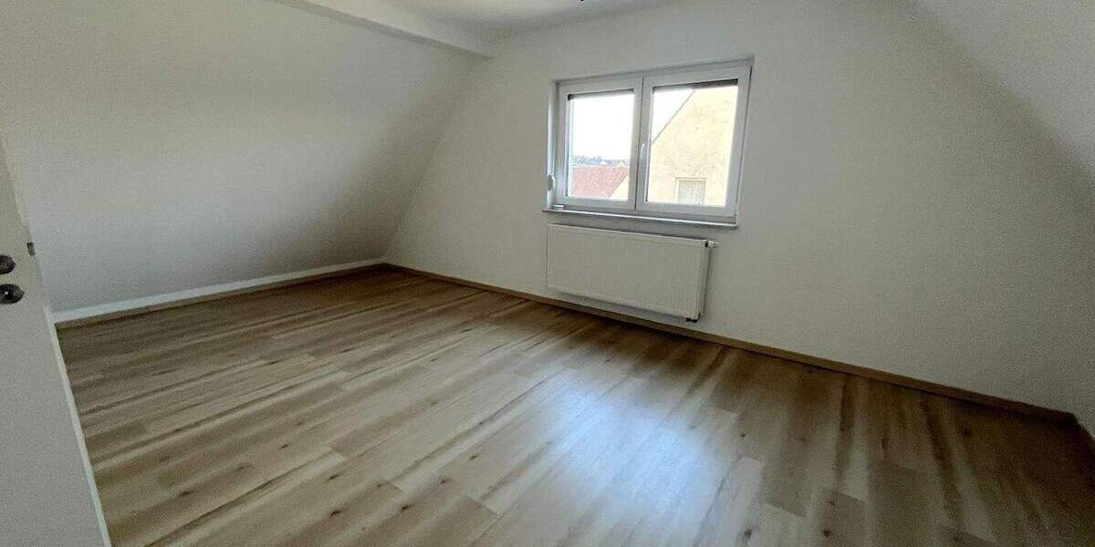 Charmantes Zweifamilien-Bauernhaus mit Scheune, Innenhof und Garten 9 zimmer