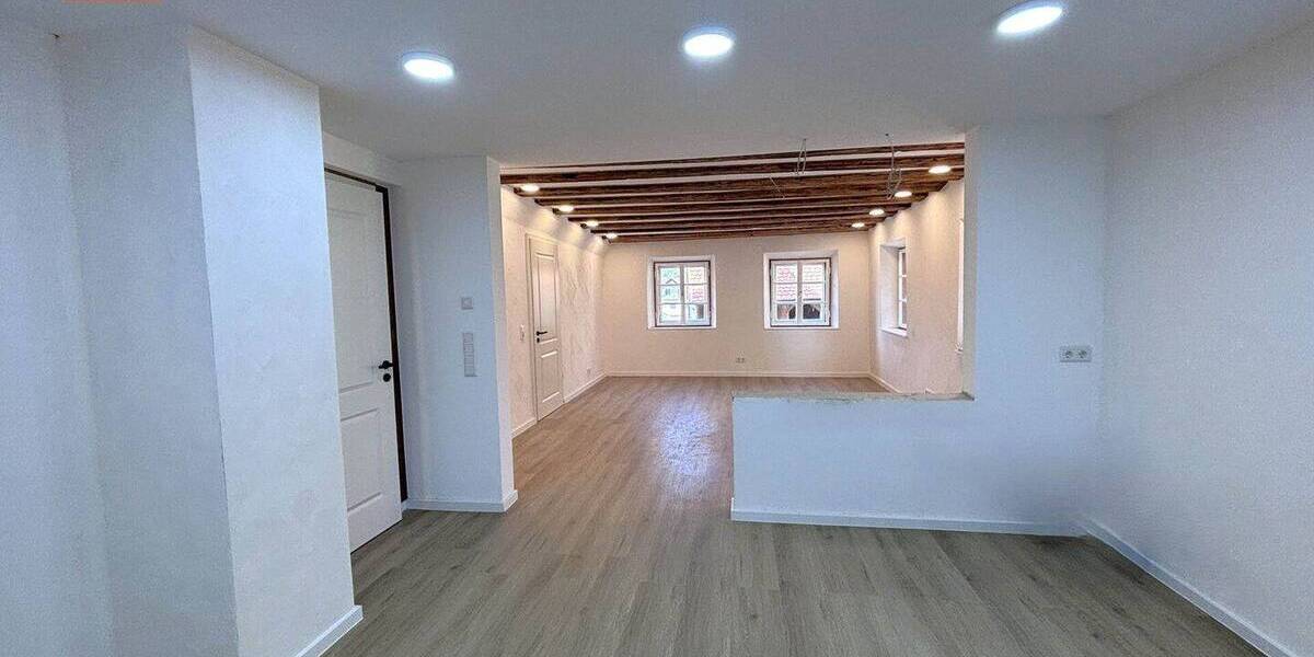 Einfamilienhaus Engelthal - 7 Zimmer, 216 m&sup2;, 1.990&euro; | Angebot:26694551