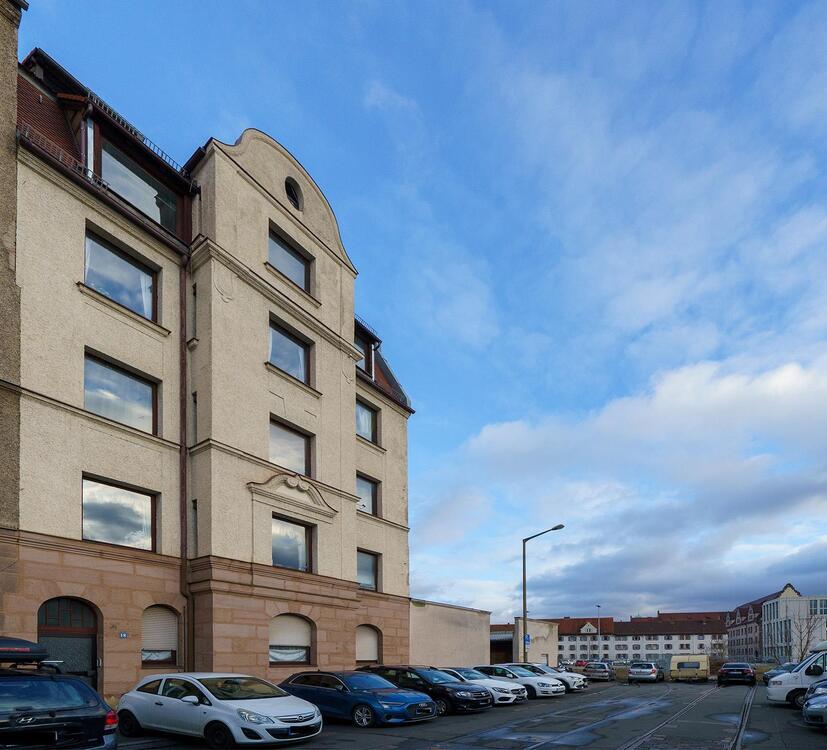 Altbaucharme! Vermietete Wohnung mit Balkon in gepflegtem Gründerzeitanwesen 5 zimmer