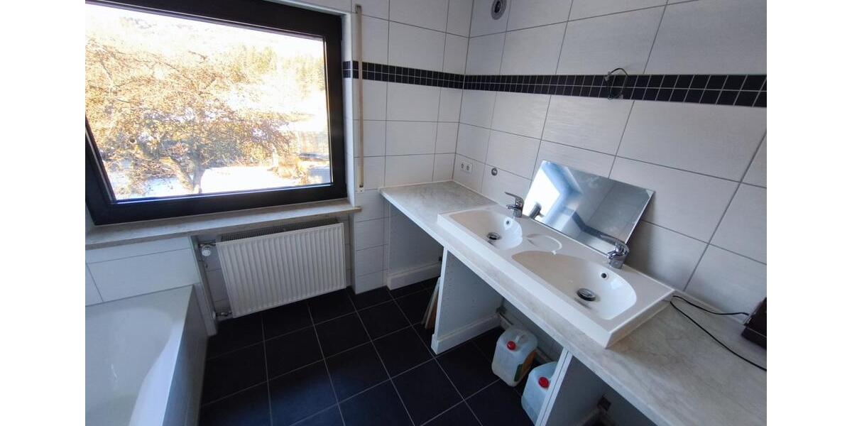 Etagenwohnung Neunkirchen am Brand - 3 Zimmer, 125 m&sup2;, 950&euro; | Angebot:24849348