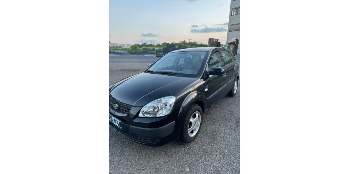 Kia Rio 145.000 km 2.300 &euro; Erlangen 91052