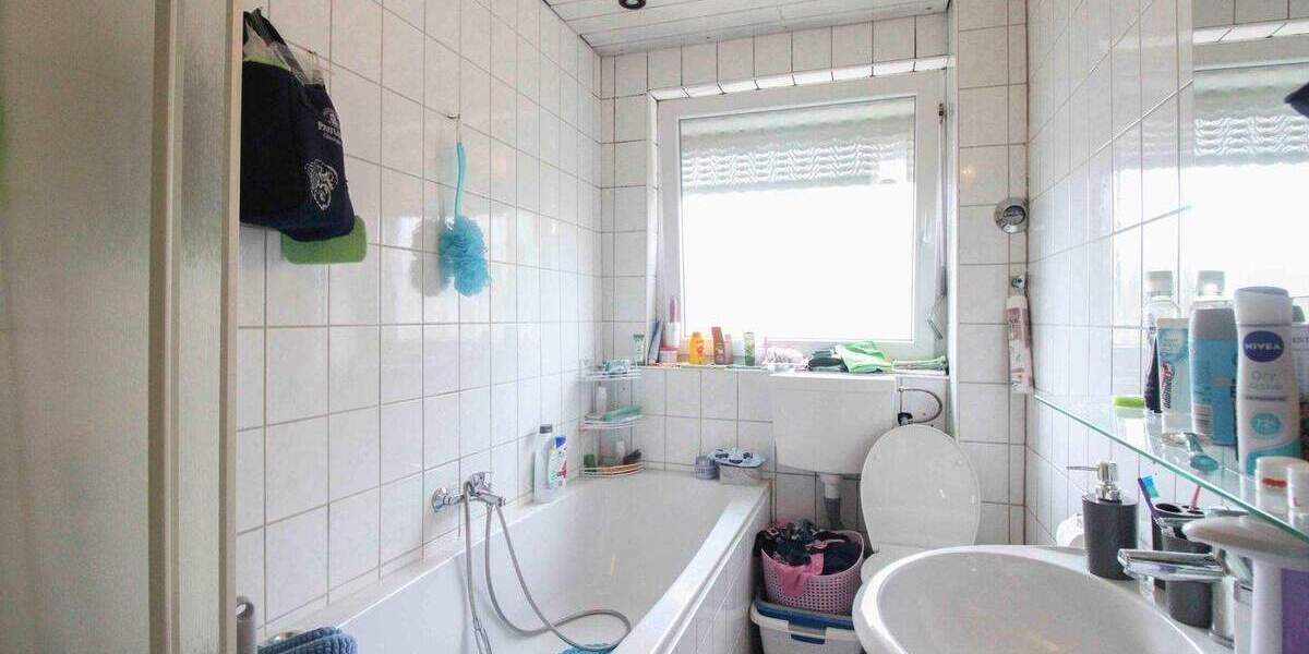 Flexibles Wohnen: Doppelhaushälfte mit zwei separaten Wohnungen, Terrasse und Garten 6 zimmer