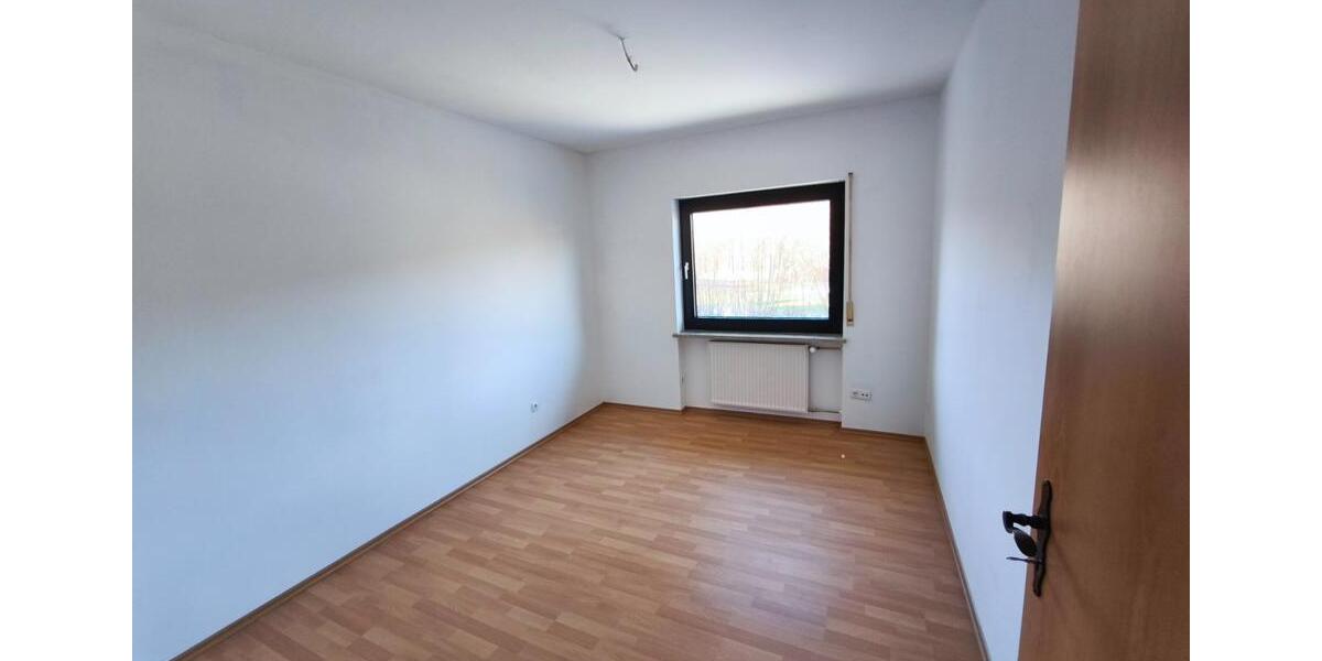 Etagenwohnung Neunkirchen am Brand - 3 Zimmer, 125 m&sup2;, 950&euro; | Angebot:24849348
