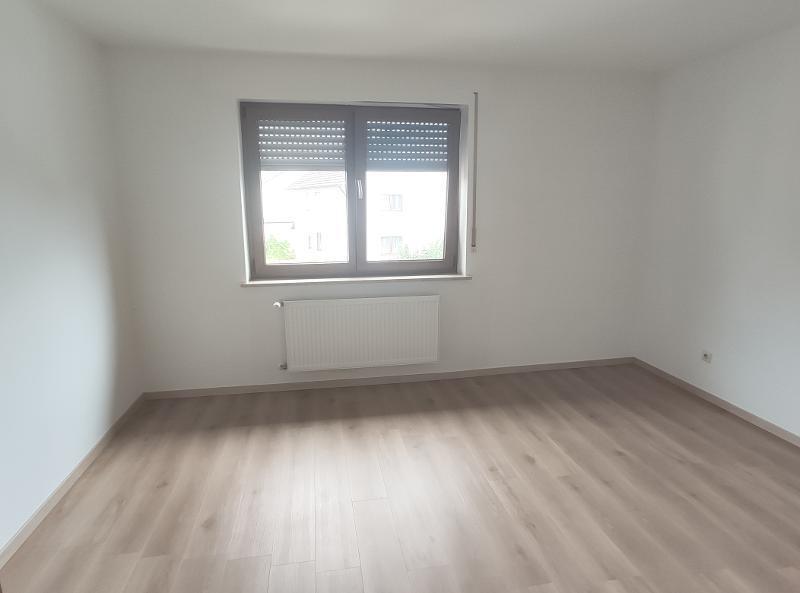 4 Zi. OG Wohnung mit Balkon, Gartenanteil und Garage