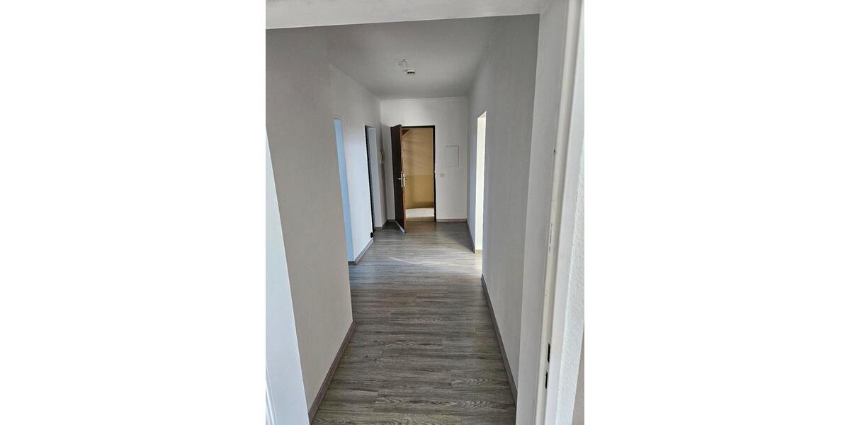 Dachgeschoßwohnung Erlangen Bruck - 3 Zimmer, 80 m&sup2;, 600&euro; | Angebot:26678806