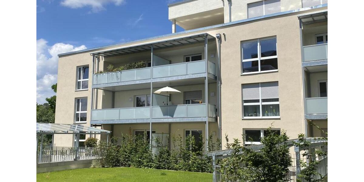 Traumwohnung mit Ambiente, großem Terrassenbalkon u. 2 Bädern 4 zimmer