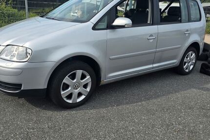 VW Touran 218.500 km 3.000 &euro; Fürth 90766