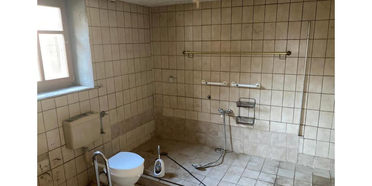 Einfamilienhaus Neuendettelsau - 9 Zimmer, 114 m&sup2;, 330&euro; | Angebot:24716072