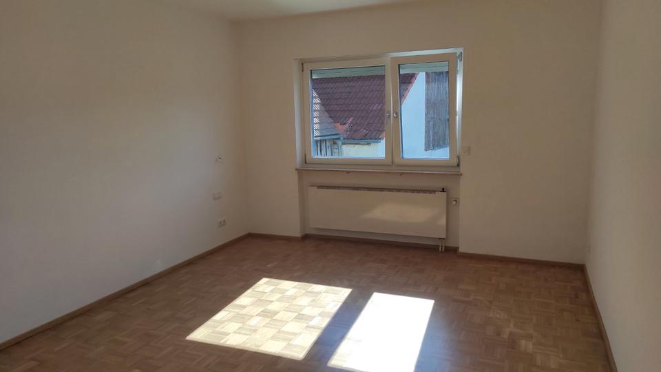 Etagenwohnung Offenhausen - 3 Zimmer, 95 m&sup2;, 850&euro; | Angebot:27602018