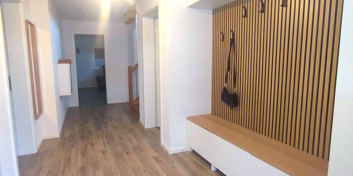 Einfamilienhaus Oberreichenbach - 5 Zimmer, 177 m&sup2;, 2.650&euro; | Angebot:26657299